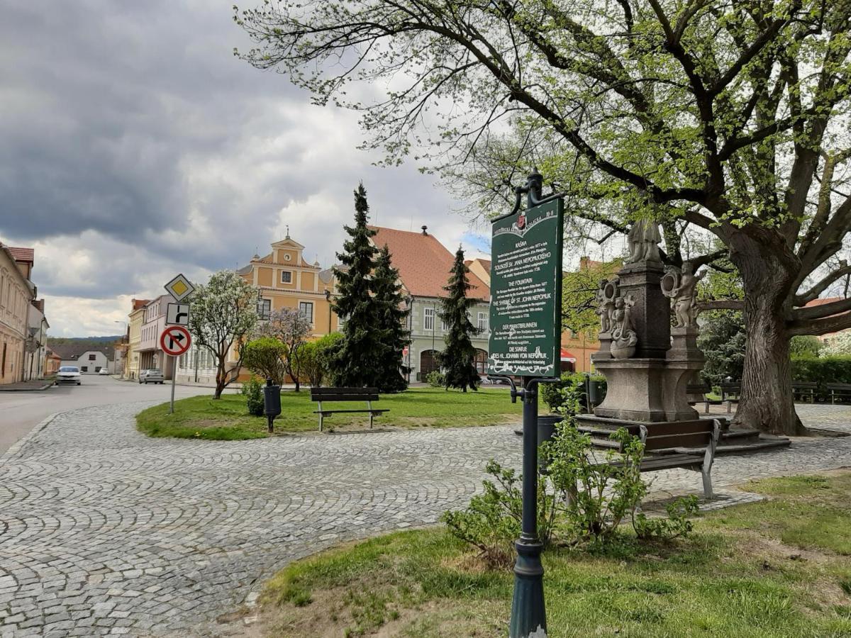 Atrium House - Netolice Apartman Kültér fotó