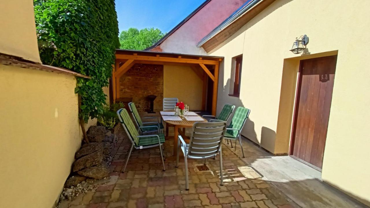 Atrium House - Netolice Apartman Kültér fotó